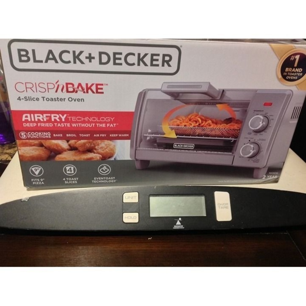 Black+Decker Crisp 'n Bake Air Fry Toaster Oven – 4-Slice – New